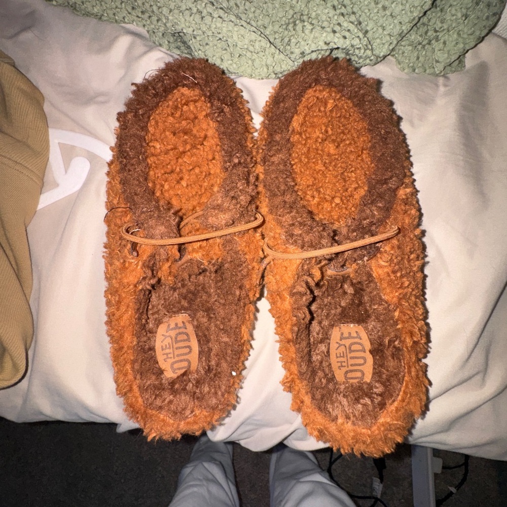 Hey Dude Warm Chestnut Fuzzy Slippers